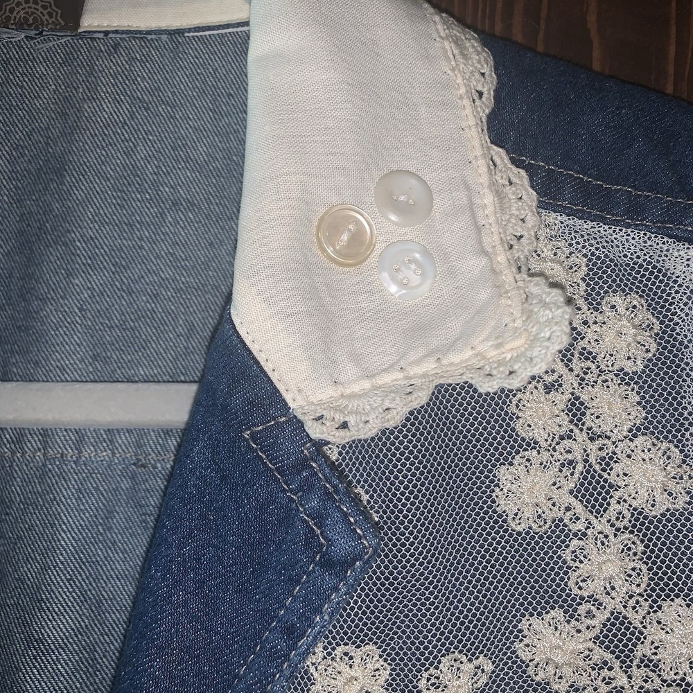 Taylor G‎ Dallas Women's Denim Vest Embroidered Ruffled Lace Buttons M-L See Pic - Picture 5 of 8